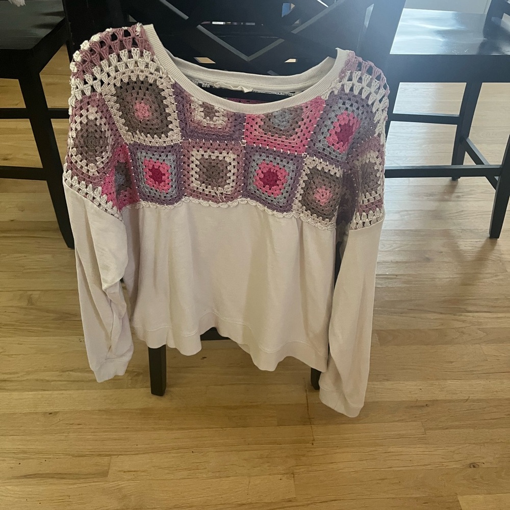 Lucky Brand White Sweatshirt with Pink and Brown Crochet